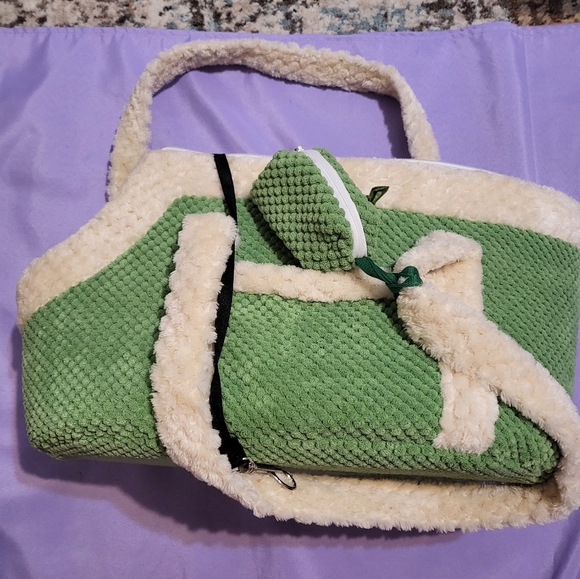 Soft pet carrier for small dog or cat - Picture 2 of 9